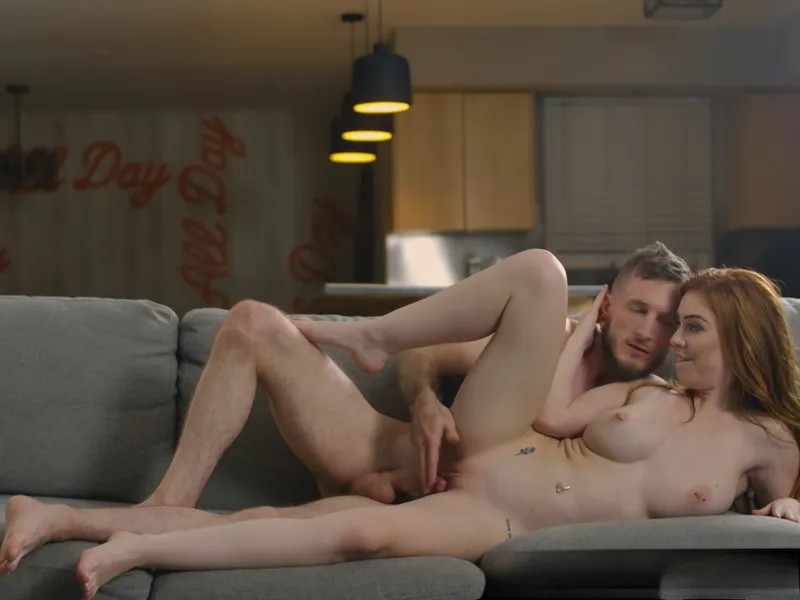 đang tăng ca mà gấu cứ dùng âm đạo lôi kéo tôi doggy cùng em